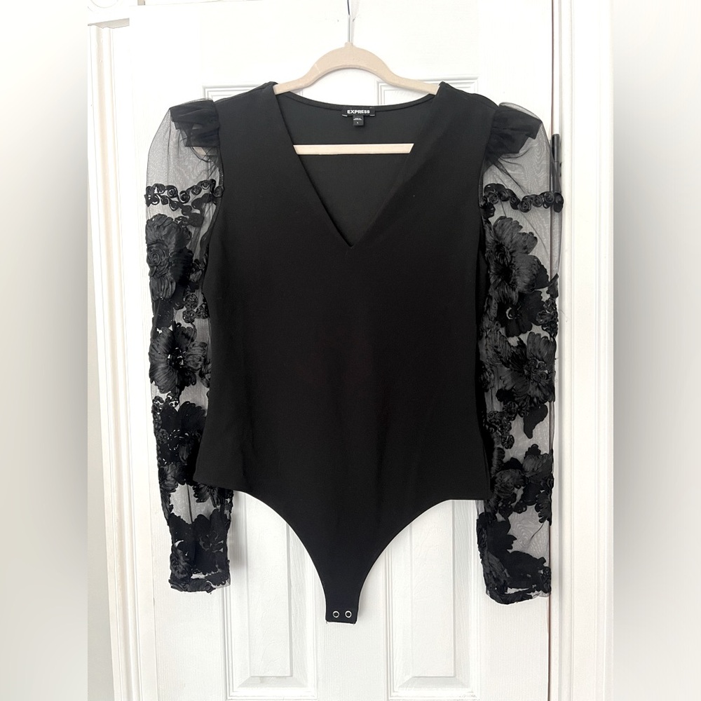 Express lace sleeve Bodysuit